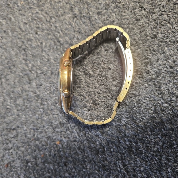 Seiko Gold Tone Men's Chronograph Watch James Bond Watch - Picture 4 of 11